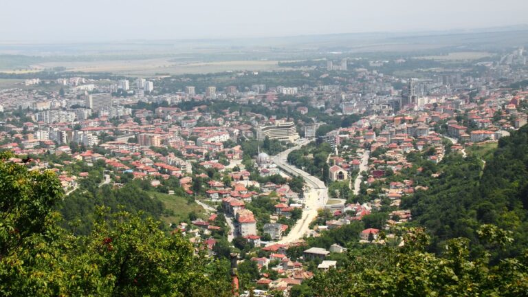 Настаняване в хотел в Шумен